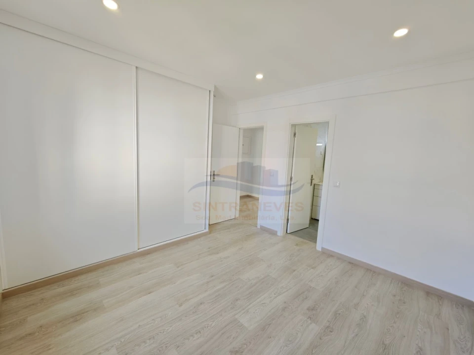 Apartamento T3 para Venda em Massamá e Monte Abraão Foto 19