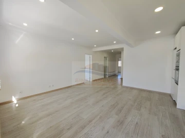 Apartamento T3 para Venda em Massamá e Monte Abraão