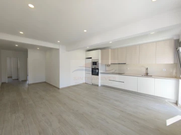 Apartamento T3 para Venda em Massamá e Monte Abraão
