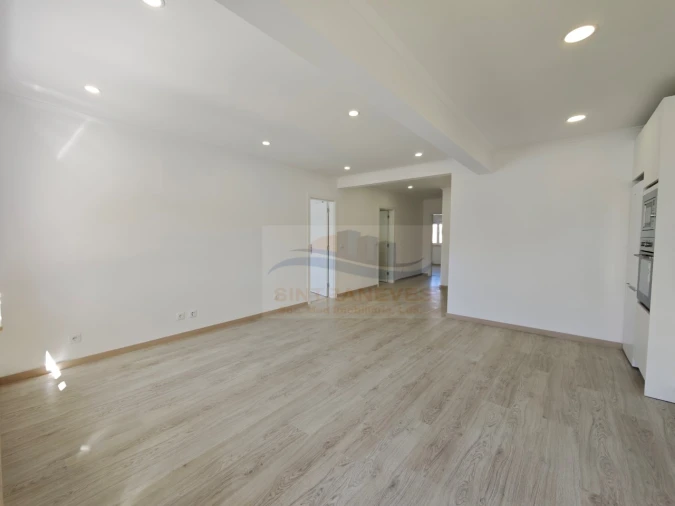 Apartamento T3 para Venda em Massamá e Monte Abraão Foto 6