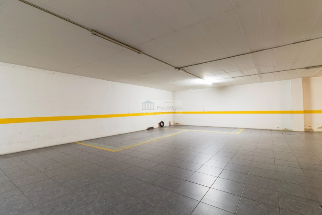 Apartamento T2 para Arrendamento em Algés, Linda-A-Velha e Cruz Quebrada-Dafundo Foto 23