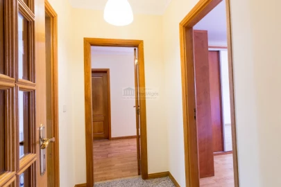 Apartamento T2 para Arrendamento em Algés, Linda-A-Velha e Cruz Quebrada-Dafundo