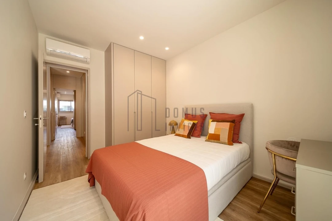 Apartamento T3 para Venda em Paranhos Foto 4