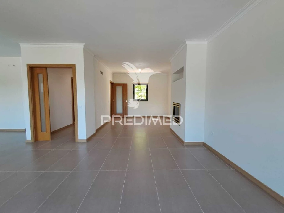 Moradia T3 para Venda em Guia Foto 15