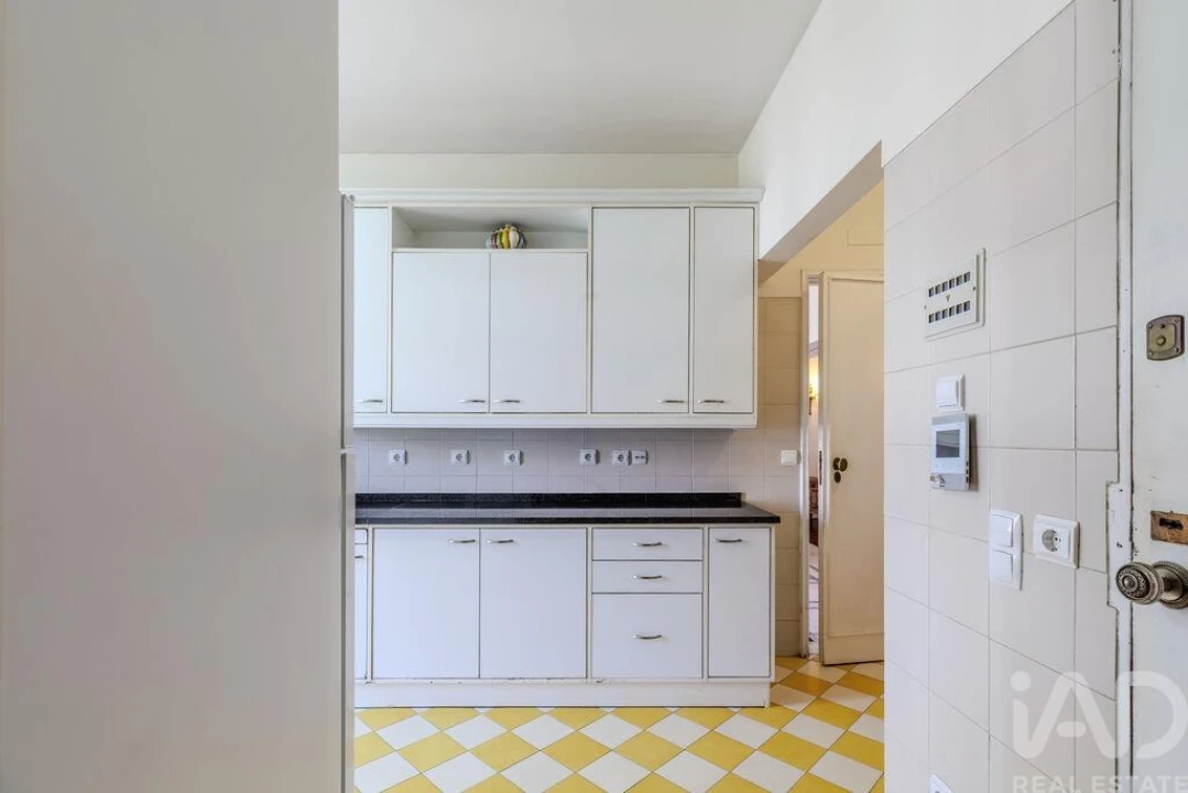 Apartamento T4 para Venda em Avenidas Novas Foto 9