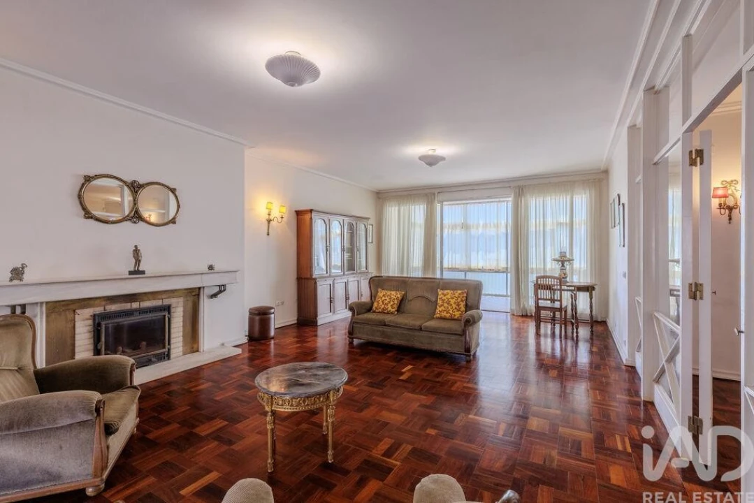 Apartamento T4 para Venda em Avenidas Novas Foto 3