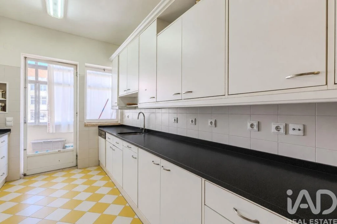Apartamento T4 para Venda em Avenidas Novas Foto 12