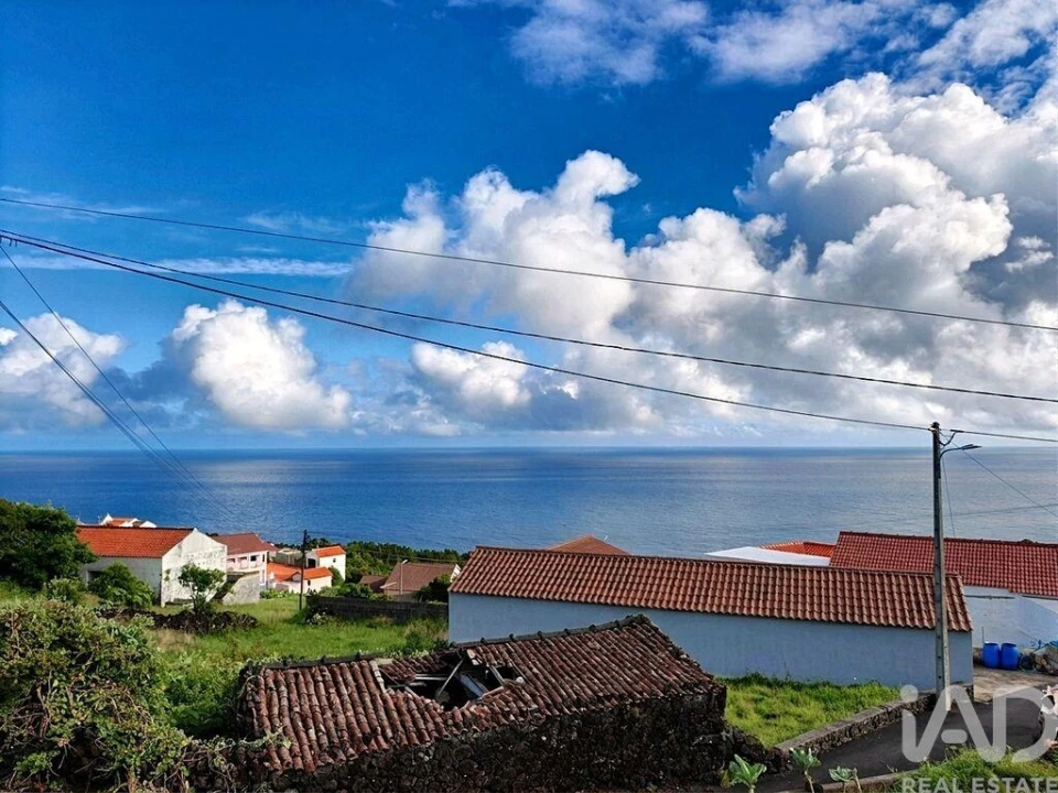 Moradia T1 para Venda em São João Foto 1
