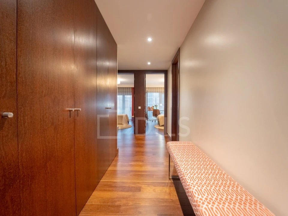 Apartamento T4 para Venda em Santa Marinha e São Pedro da Afurada Foto 9