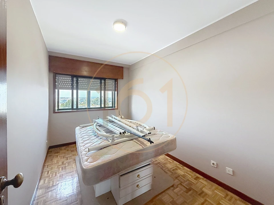 Apartamento T2 para Arrendamento em Pedrouços Foto 9