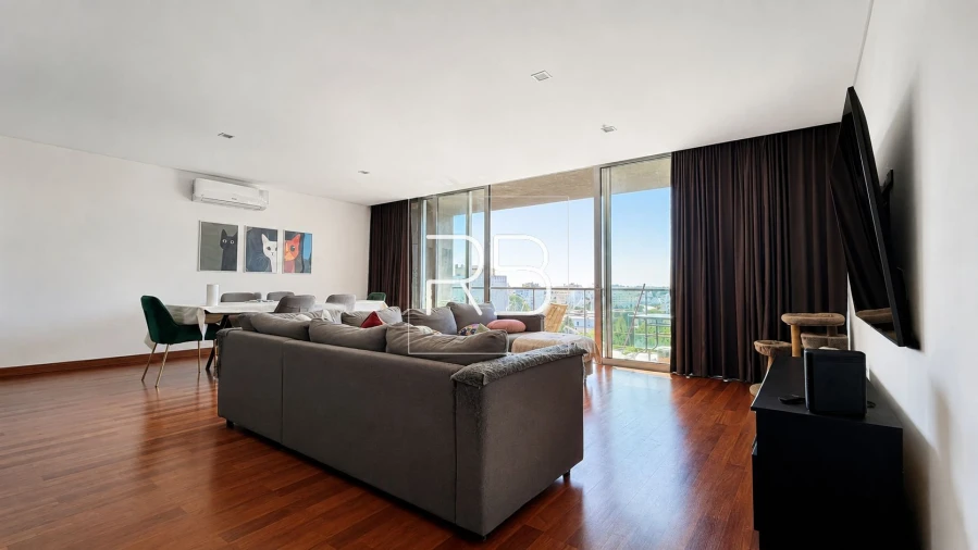 Apartamento T3 para Venda em Portimão Foto 4