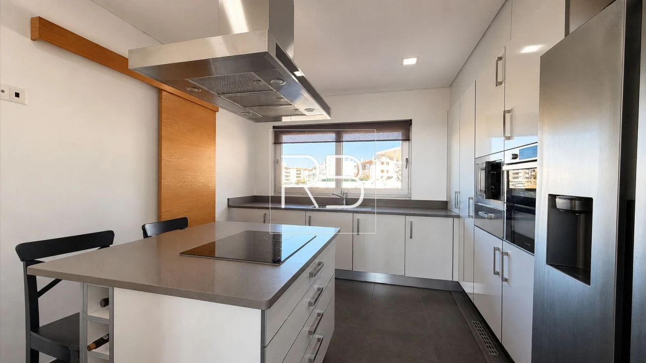 Apartamento T3 para Venda em Portimão Foto 7