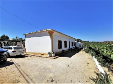 Quinta T4 para Venda em Estômbar e Parchal
