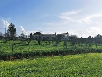 Quinta T4 para Venda em Estômbar e Parchal