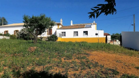 Quinta T4 para Venda em Estômbar e Parchal