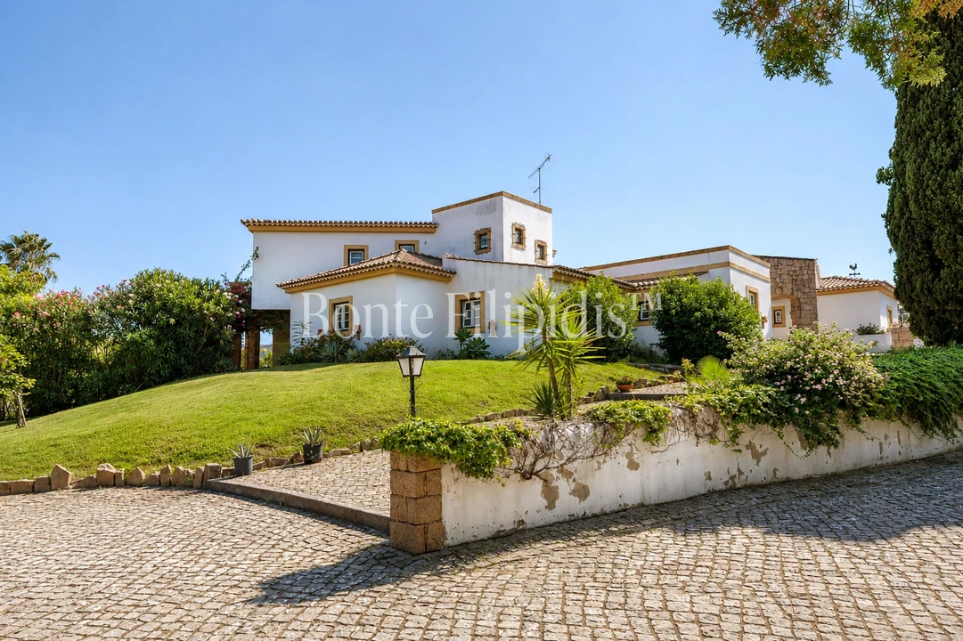 Moradia T6 para Venda em Loures Foto 2