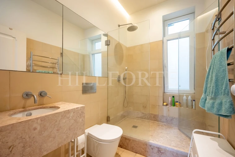 Apartamento T2 para Venda em Arroios Foto 16