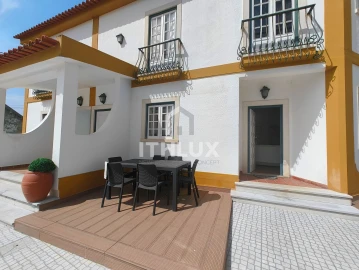 Moradia T11 para Venda em Foz do Arelho