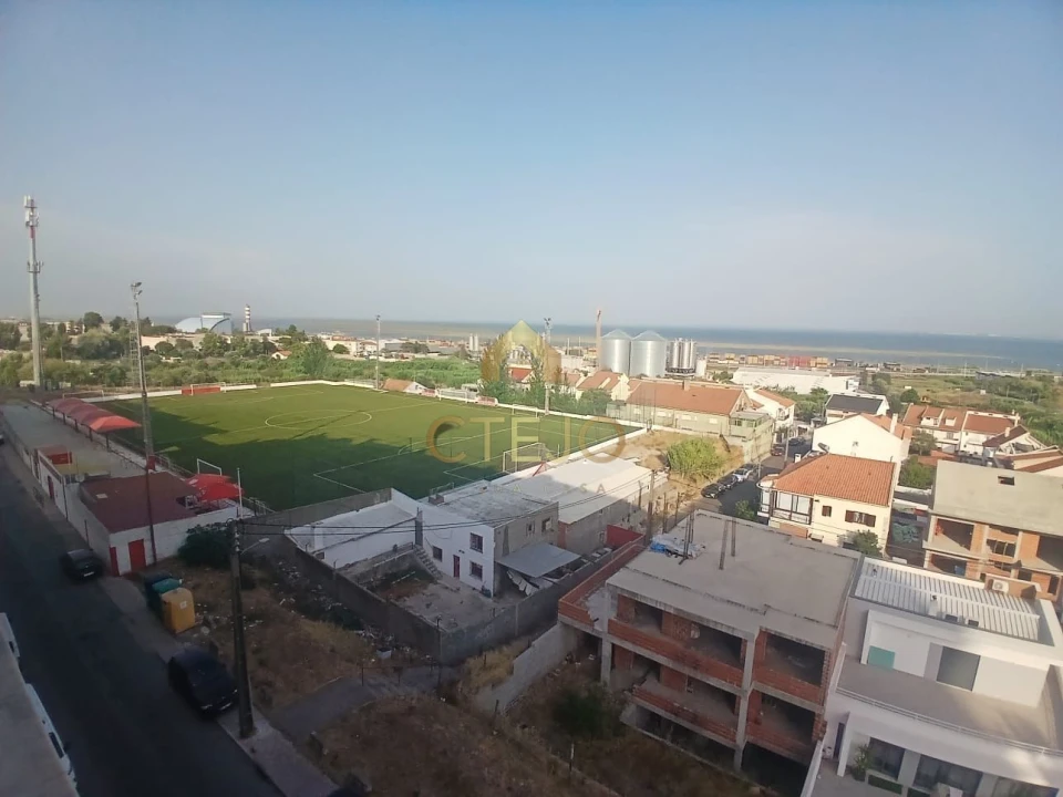 Apartamento T1 para Venda em Santa Iria de Azoia, São João da Talha e Bobadela Foto 14