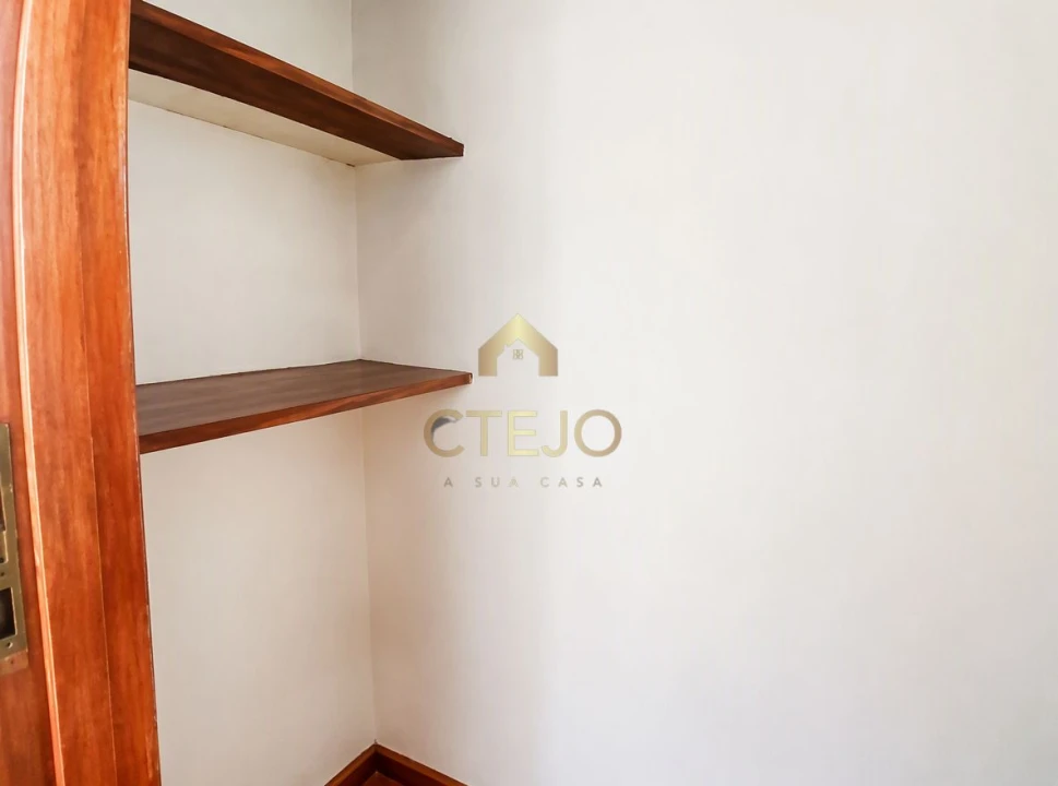 Apartamento T1 para Venda em Santa Iria de Azoia, São João da Talha e Bobadela Foto 12