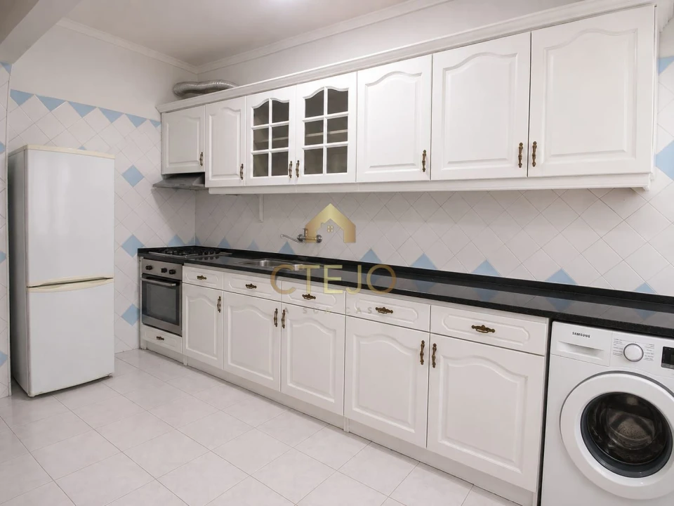 Apartamento T1 para Venda em Santa Iria de Azoia, São João da Talha e Bobadela Foto 5