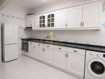 Apartamento T1 para Venda em Santa Iria de Azoia, São João da Talha e Bobadela