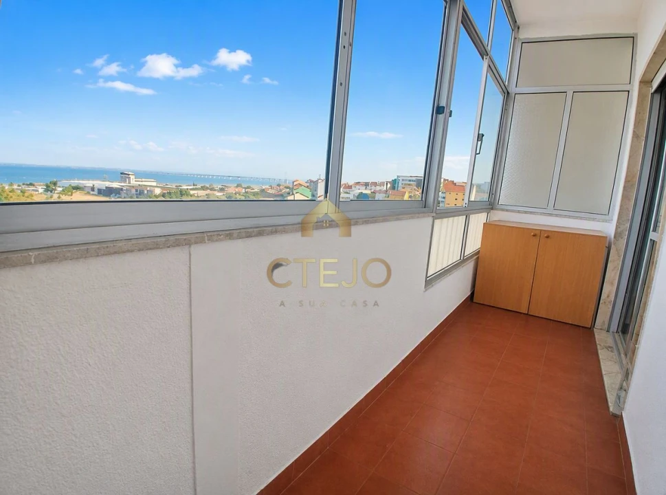 Apartamento T1 para Venda em Santa Iria de Azoia, São João da Talha e Bobadela Foto 13