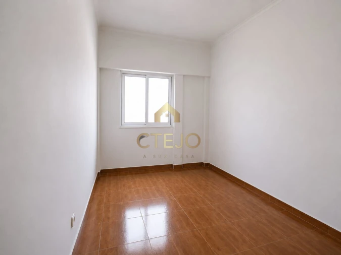 Apartamento T1 para Venda em Santa Iria de Azoia, São João da Talha e Bobadela Foto 9