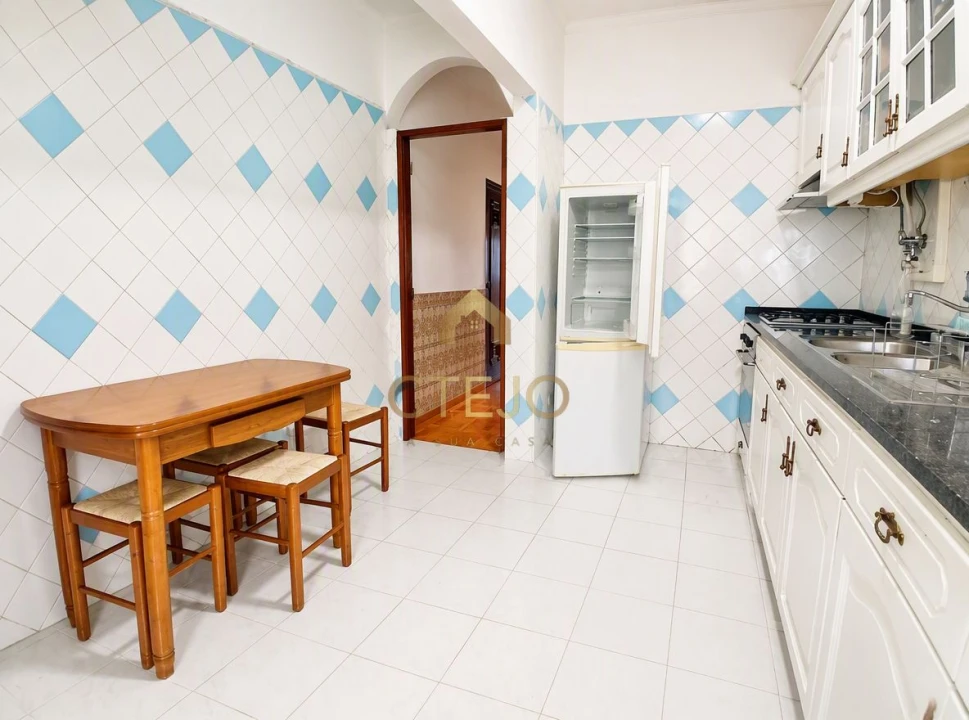 Apartamento T1 para Venda em Santa Iria de Azoia, São João da Talha e Bobadela Foto 4