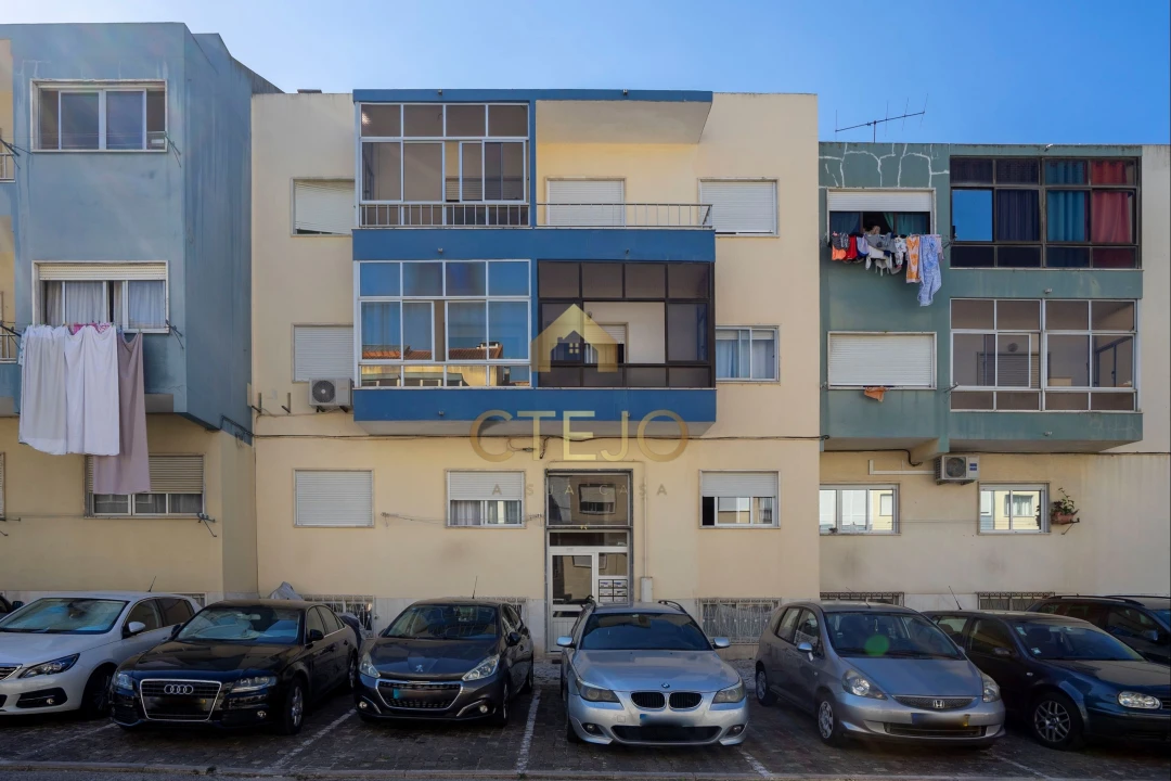 Apartamento T2 para Venda em Santa Iria de Azoia, São João da Talha e Bobadela Foto 1