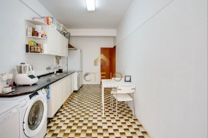 Apartamento T2 para Venda em Santa Iria de Azoia, São João da Talha e Bobadela