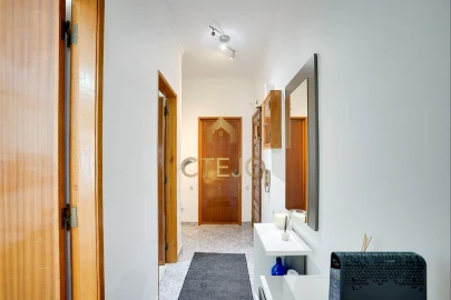 Apartamento T2 para Venda em Santa Iria de Azoia, São João da Talha e Bobadela