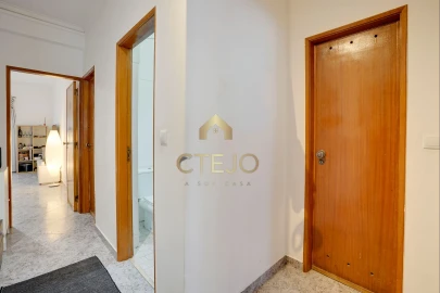 Apartamento T2 para Venda em Santa Iria de Azoia, São João da Talha e Bobadela