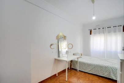 Apartamento T2 para Venda em Santa Iria de Azoia, São João da Talha e Bobadela