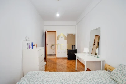 Apartamento T2 para Venda em Santa Iria de Azoia, São João da Talha e Bobadela