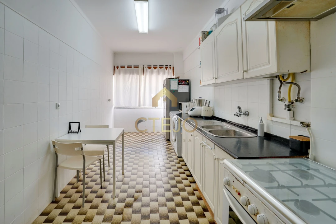 Apartamento T2 para Venda em Santa Iria de Azoia, São João da Talha e Bobadela Foto 9