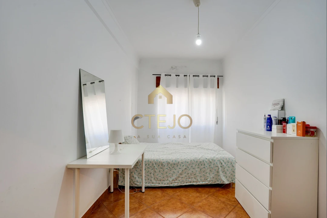 Apartamento T2 para Venda em Santa Iria de Azoia, São João da Talha e Bobadela Foto 17