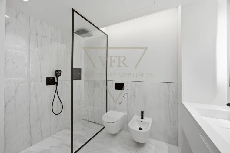 Apartamento T3 para Venda em Parque das Nações Foto 14