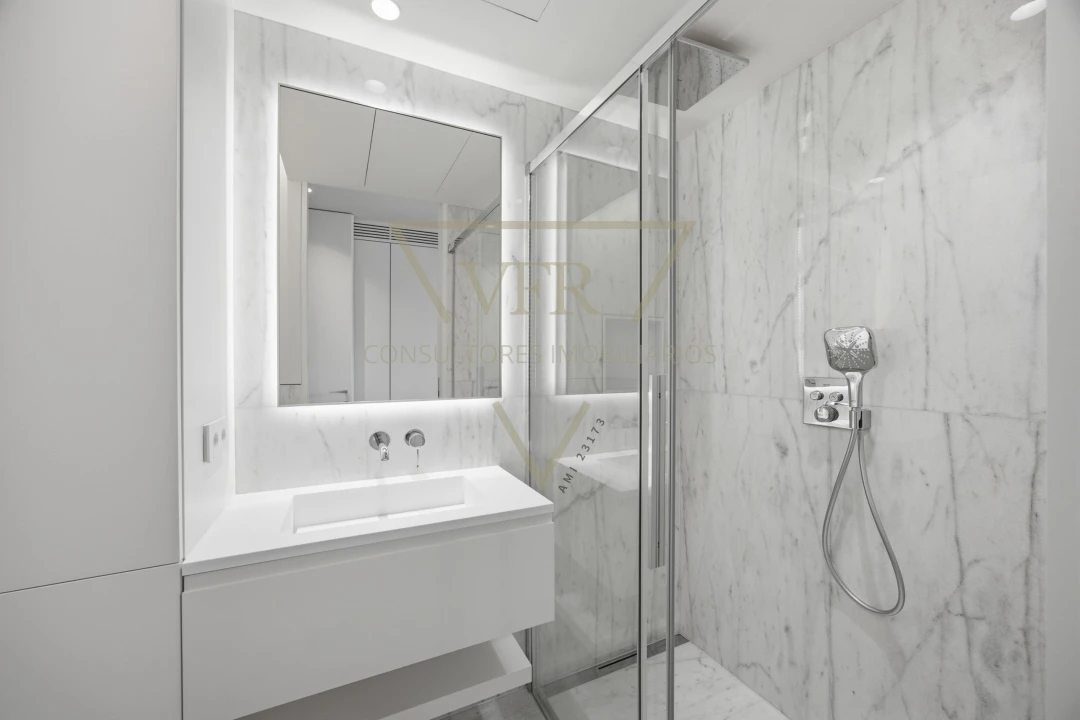 Apartamento T3 para Venda em Parque das Nações Foto 12