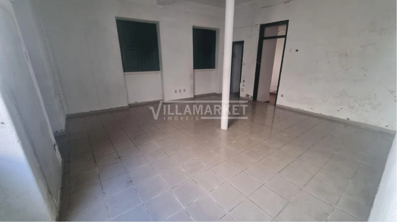 Prédio para Venda em Alcoentre Foto 11