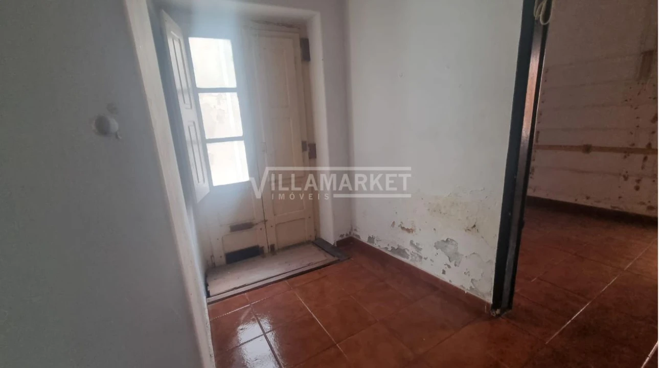 Prédio para Venda em Alcoentre Foto 15