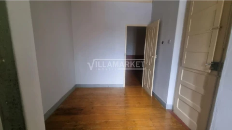 Prédio para Venda em Alcoentre