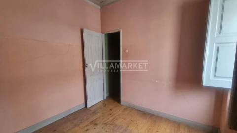 Prédio para Venda em Alcoentre