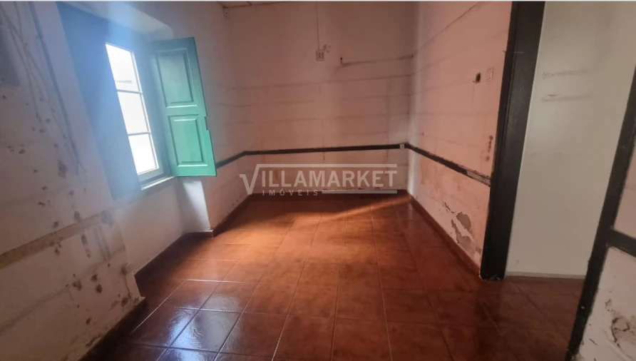 Prédio para Venda em Alcoentre Foto 12