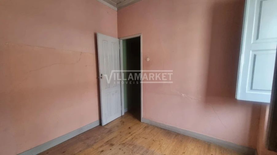 Prédio para Venda em Alcoentre Foto 20