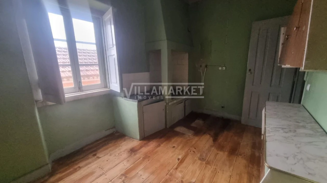 Prédio para Venda em Alcoentre Foto 10