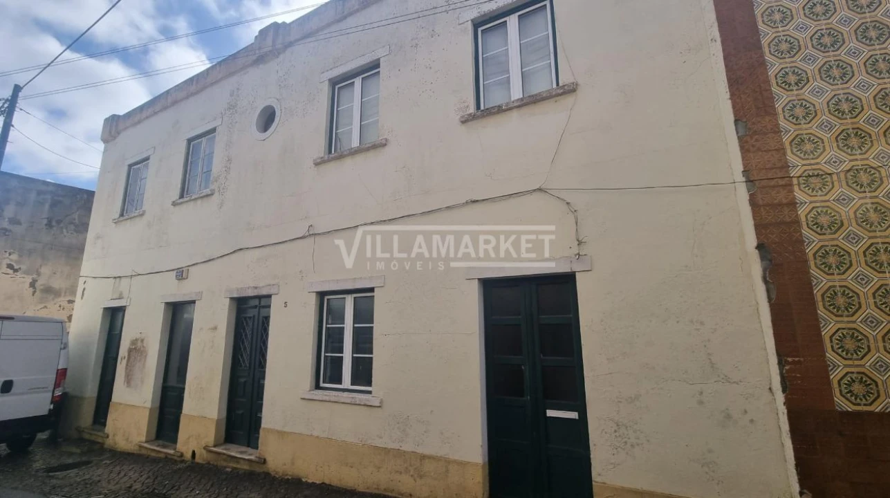 Prédio para Venda em Alcoentre Foto 1