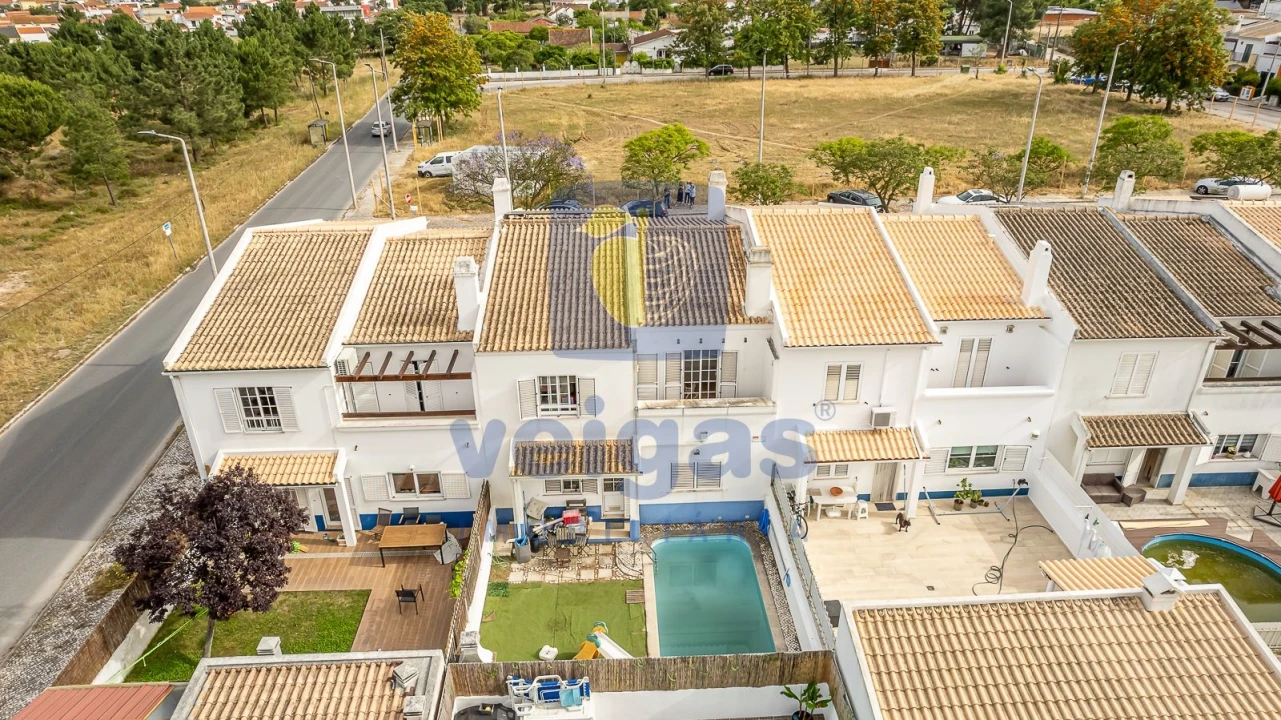 Moradia T4 para Venda em Santo Antonio da Charneca Foto 33