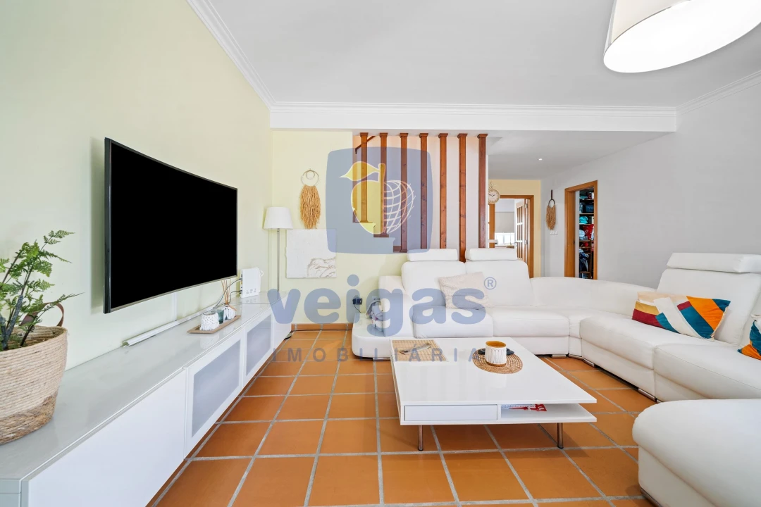 Moradia T4 para Venda em Santo Antonio da Charneca Foto 4