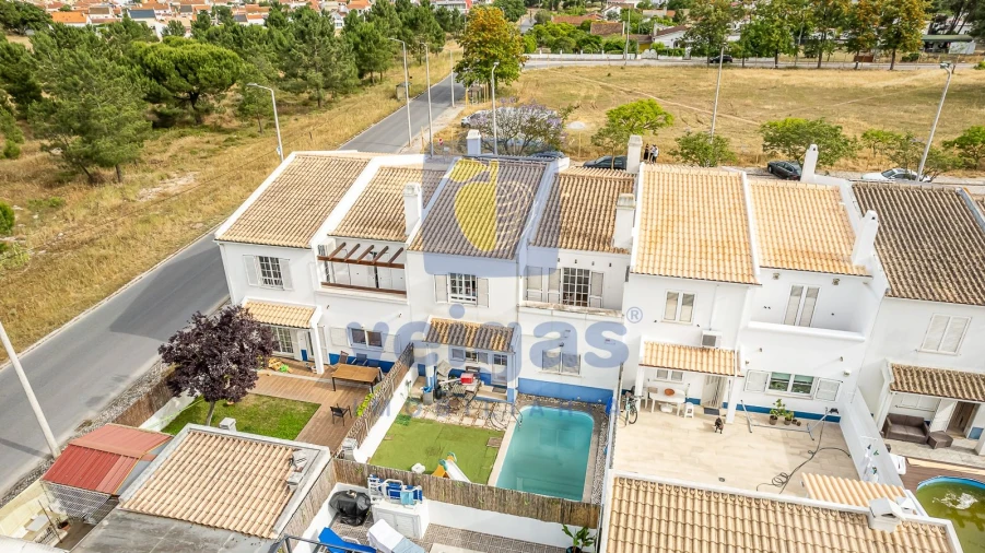 Moradia T4 para Venda em Santo Antonio da Charneca Foto 32
